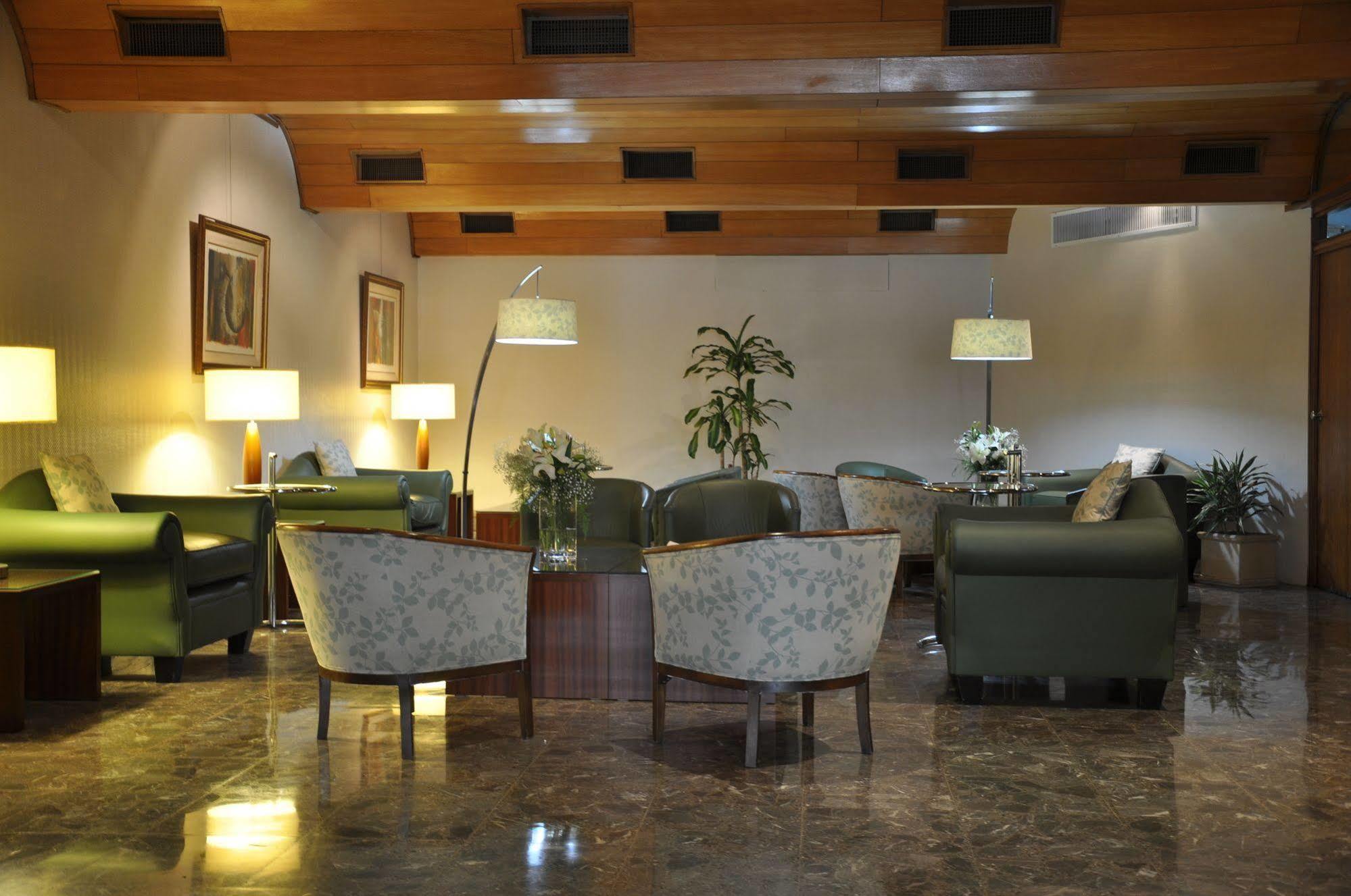 Hotel Solans Carlton 4*